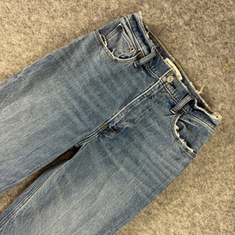 Abercrombie & Fitch 90s Straight Ultra High Rise Jeans Blue Size 25 0R